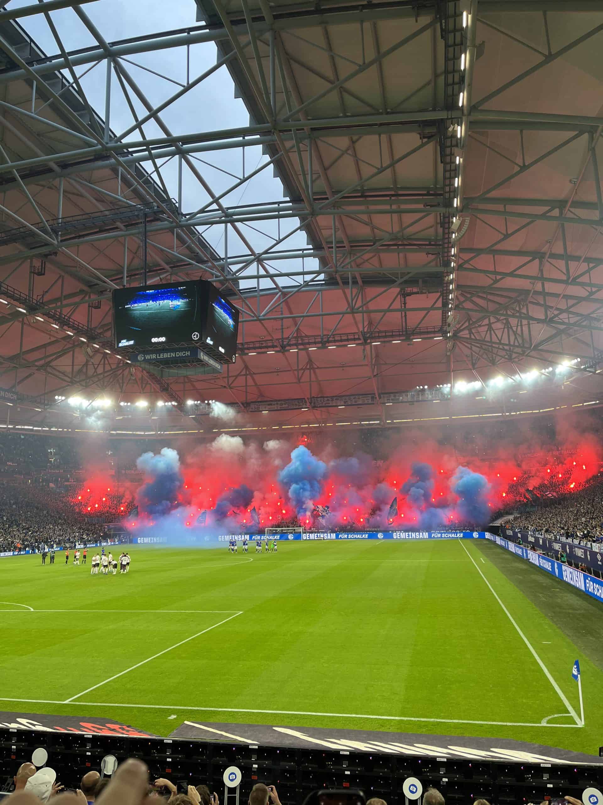 Schalke 3-2 St Pauli to secure Schalke's return back to the Bundesliga.
They were 2-0 down at HT and ended up scoring 3 second half goals to secure promotion!